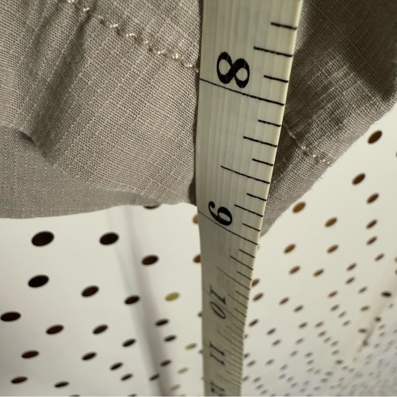 Vuori Men's Casual Shorts - Picture 5 of 9